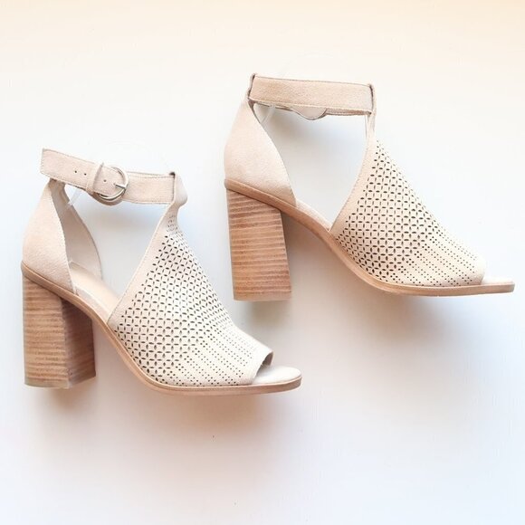 Marc Fisher Beige Laser-cut Suede Leather Peep Toe Block Heel Ankle Strap Sandal - Picture 11 of 16